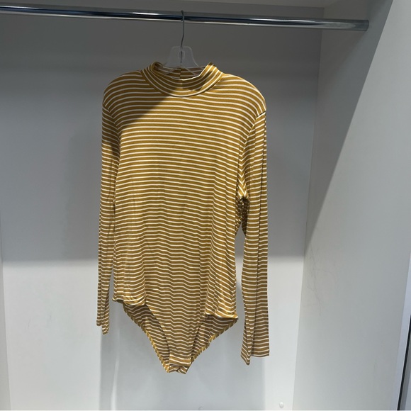 Plus size mustard & white striped turtleneck bodysuit size 3x - Picture 5 of 7